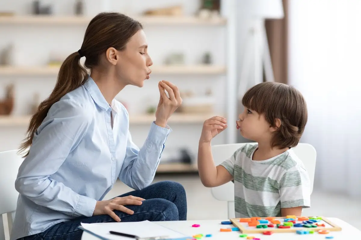 Dil ve Konuşma Gecikmesi Nasıl Anlaşılır? Hangi Durumlarda Uzman Desteği Alınmalı?